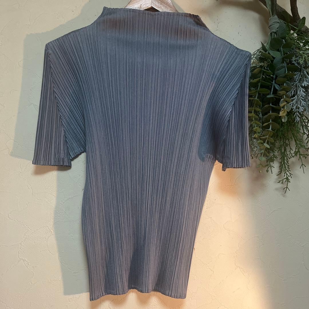 最終　美品　プリーツプリーズ イッセイミヤケ ハイネック 半袖トップス　グレー♡