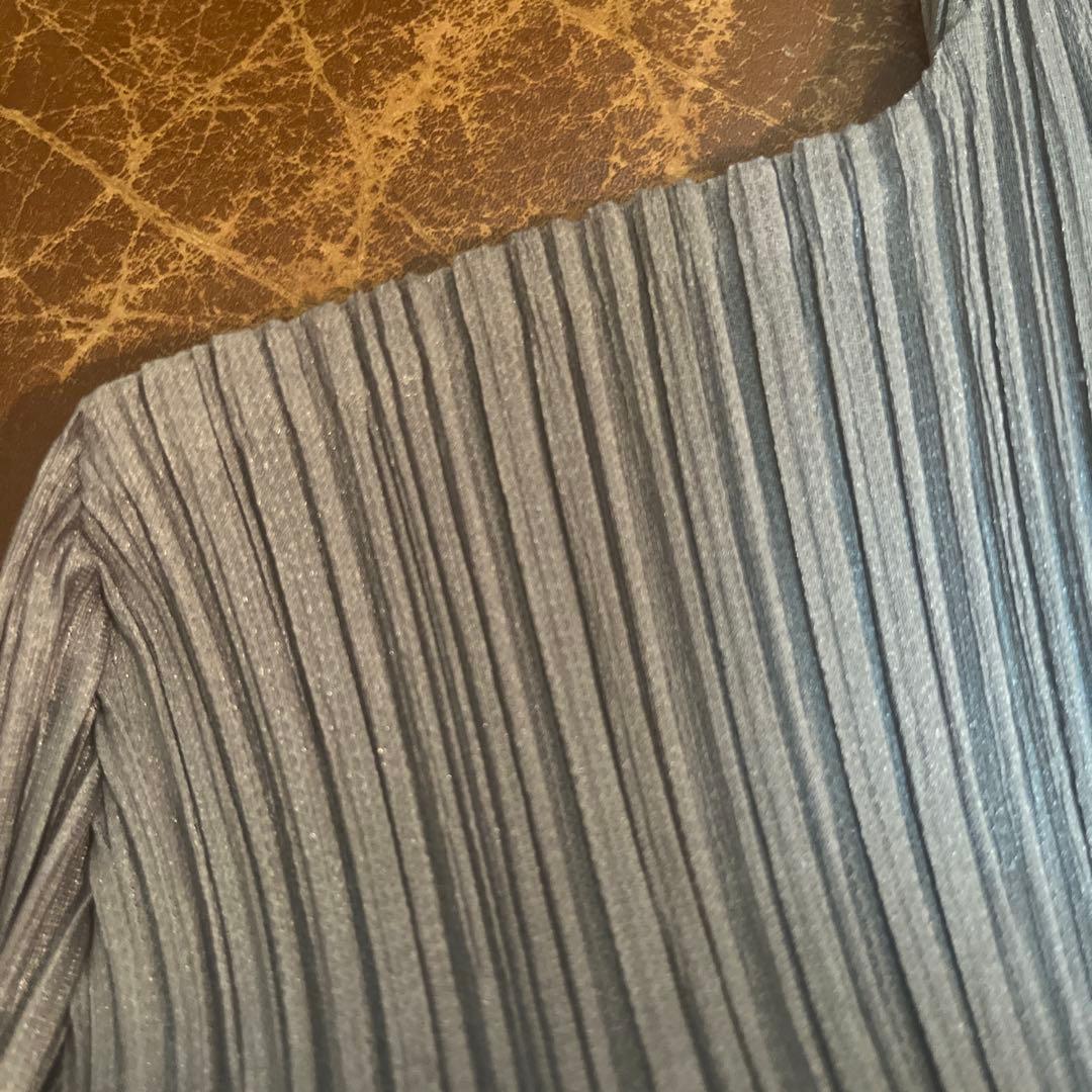 最終　美品　プリーツプリーズ イッセイミヤケ ハイネック 半袖トップス　グレー♡