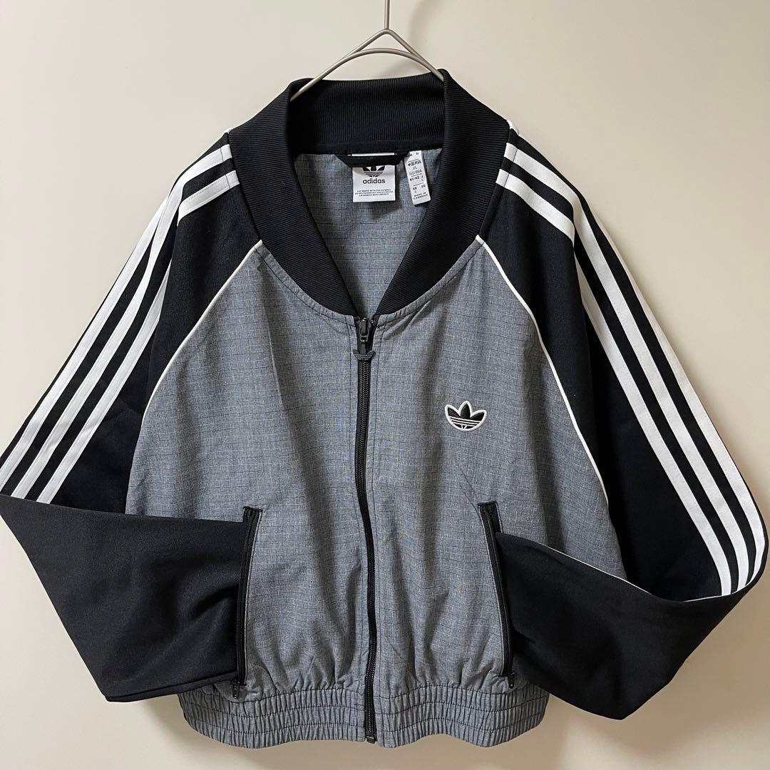 新品WL】アディダス刺繍トラックジャケット古着ジャージ　ライダース　グレー黒