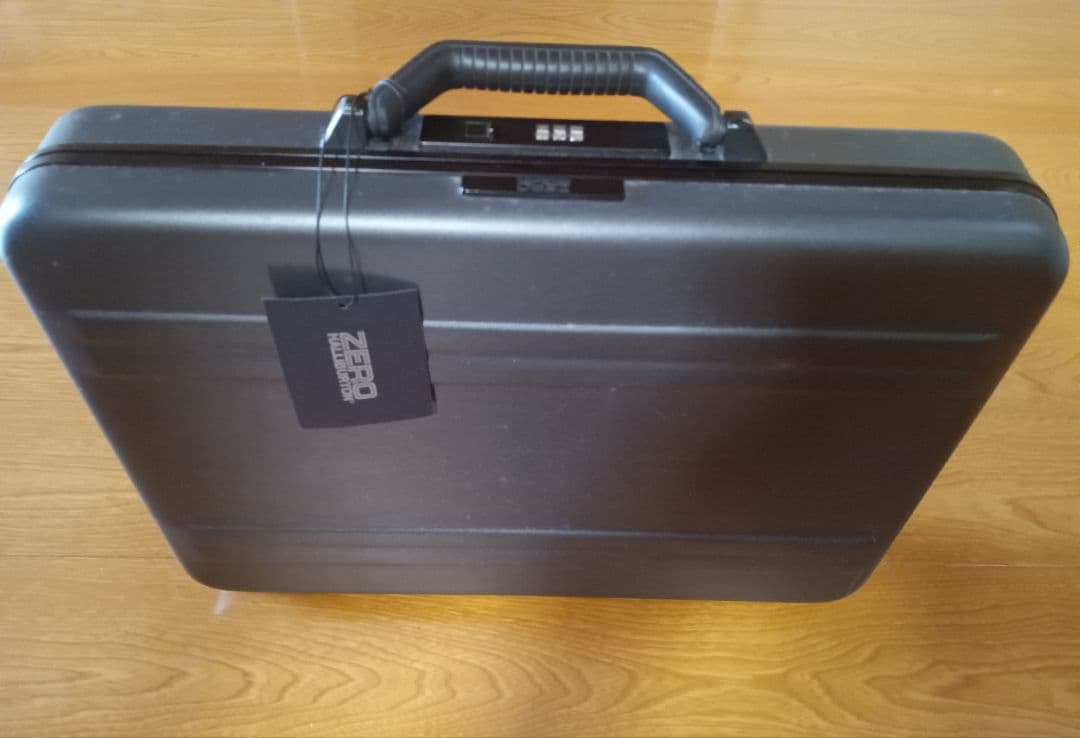 ■tom　ゼロハリバートン　アタッシュケース