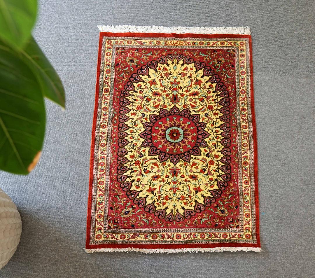 ペルシャ絨毯 クム産 シルク100％ 80×58cm　ムハマド房