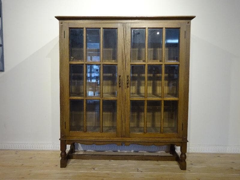 神戸洋家具　キャビネット　飾り棚　ヴィンテージ　オーク材