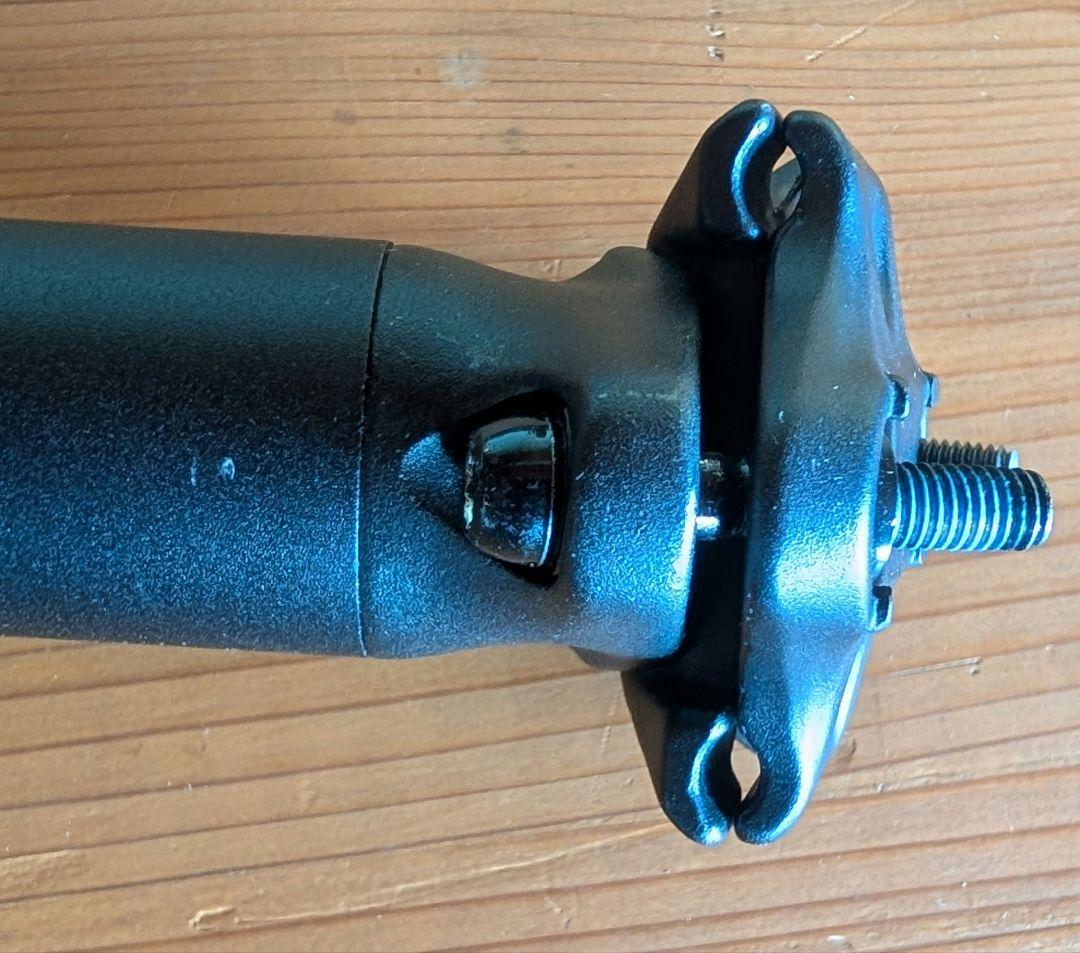 シートポスト31.6mm　BADBOY用LightSKIN LED付シートポスト