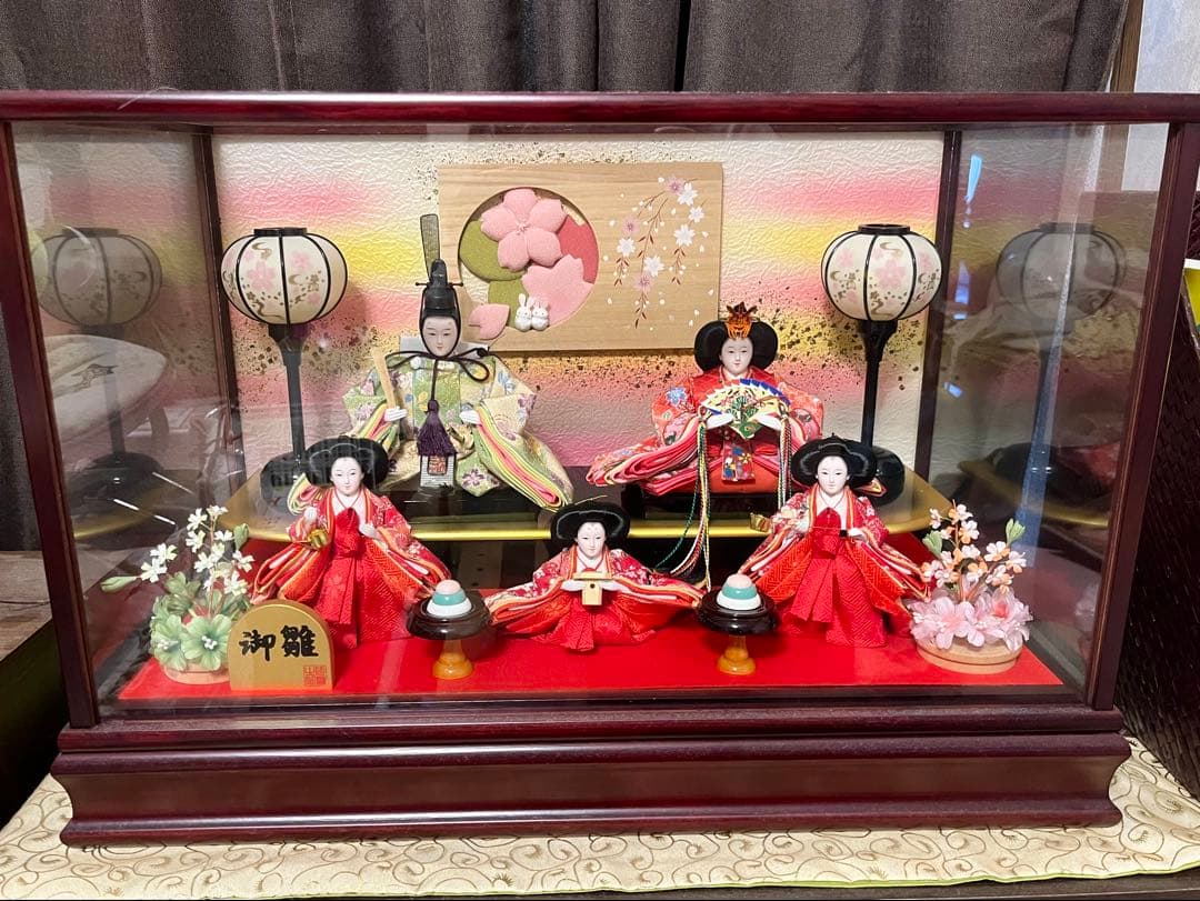 雛人形ケース入り