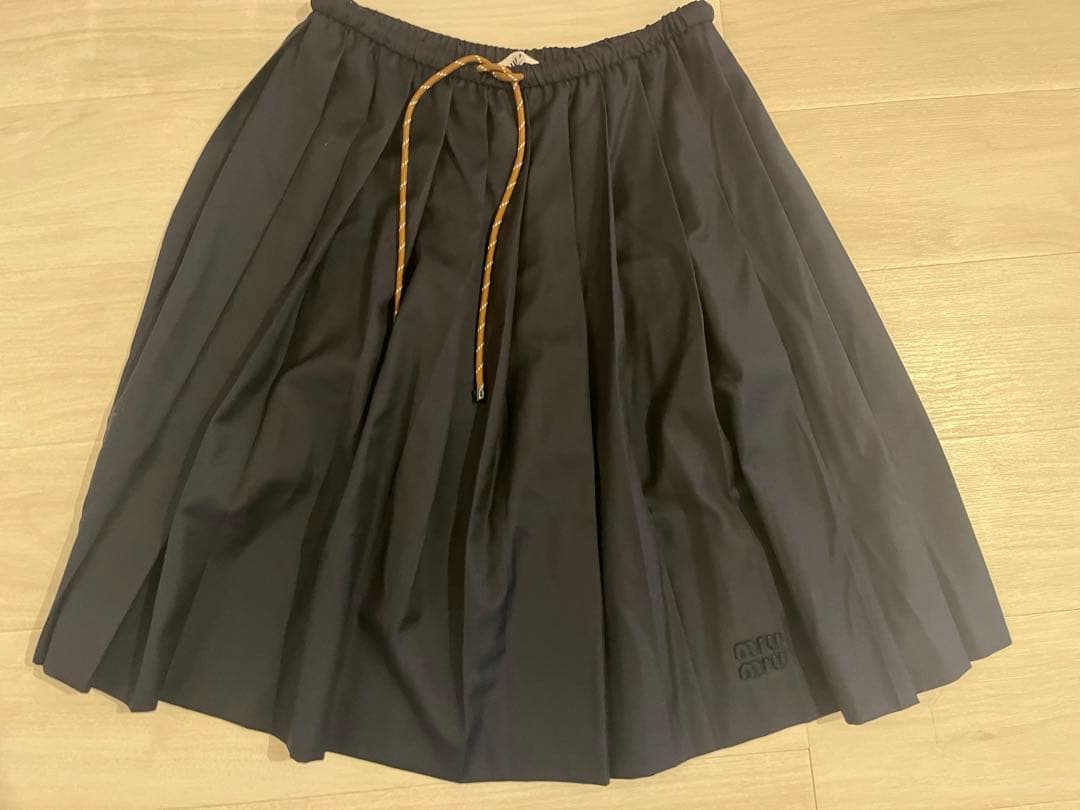 MIU MIU プリーツ バタヴィア スカート