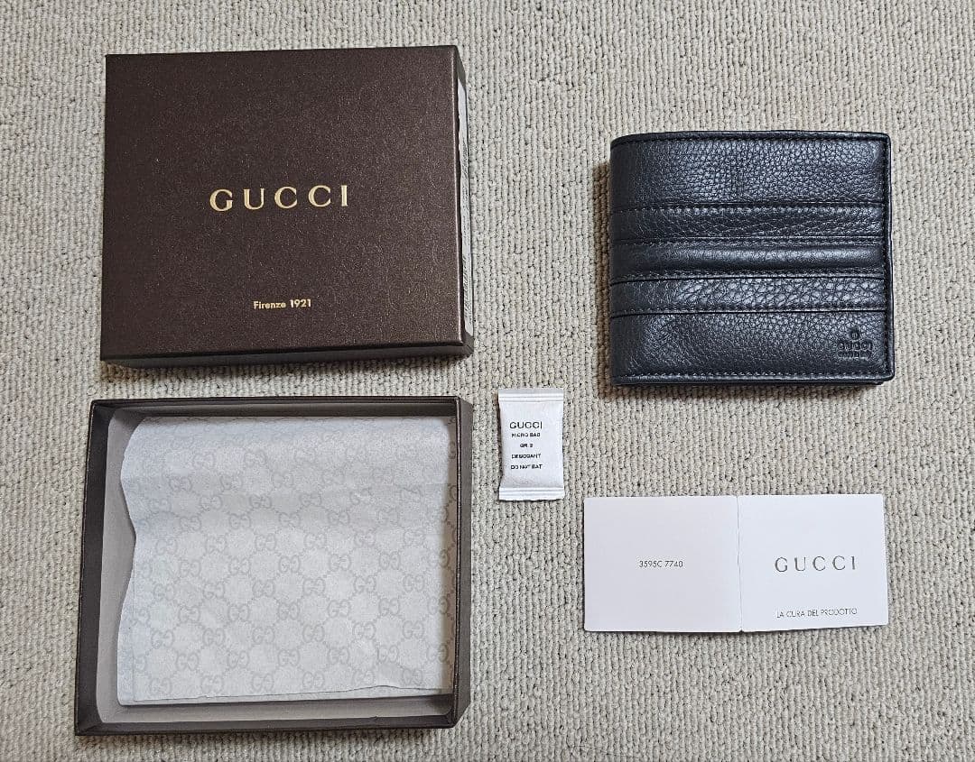 【新品未使用】GUCCI 二つ折り財布 革 レザー