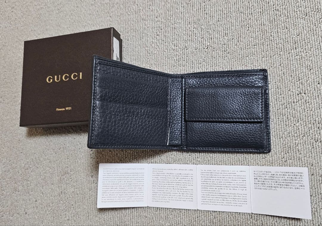 【新品未使用】GUCCI 二つ折り財布 革 レザー