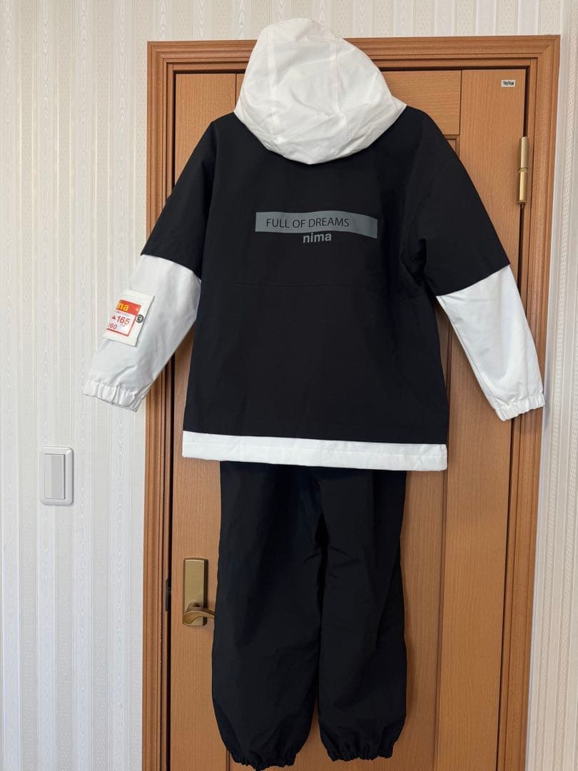 未使用・タグ付きnima 上下セット 子ども用 ブラック セパレートスノーウェア