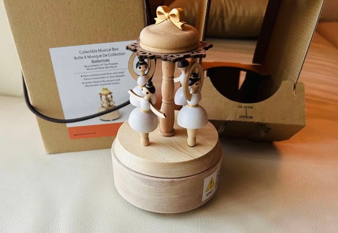 新品箱入り、コレクティブルミュージックボックス 動くバレリーナ木製オルゴール