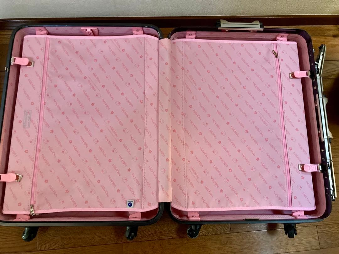 【SAMSONITE】★ハローキティ　スーツケース★レトロ可愛い　ローズピンク