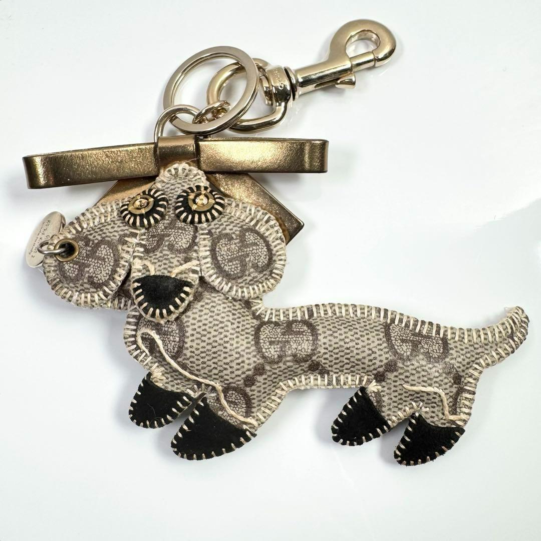 美品 グッチ GUCCI キーリング チャーム グッチョリ ドッグ 犬 GG柄