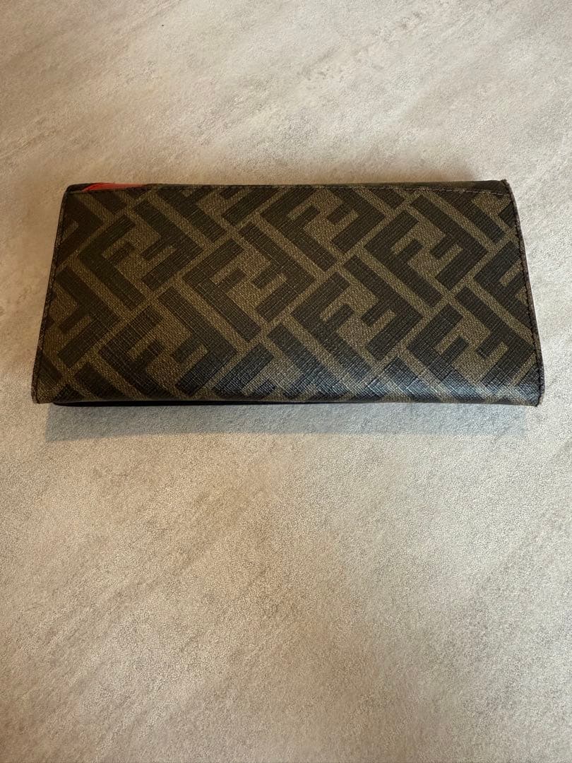 Fendi ロゴパターン レザー長財布