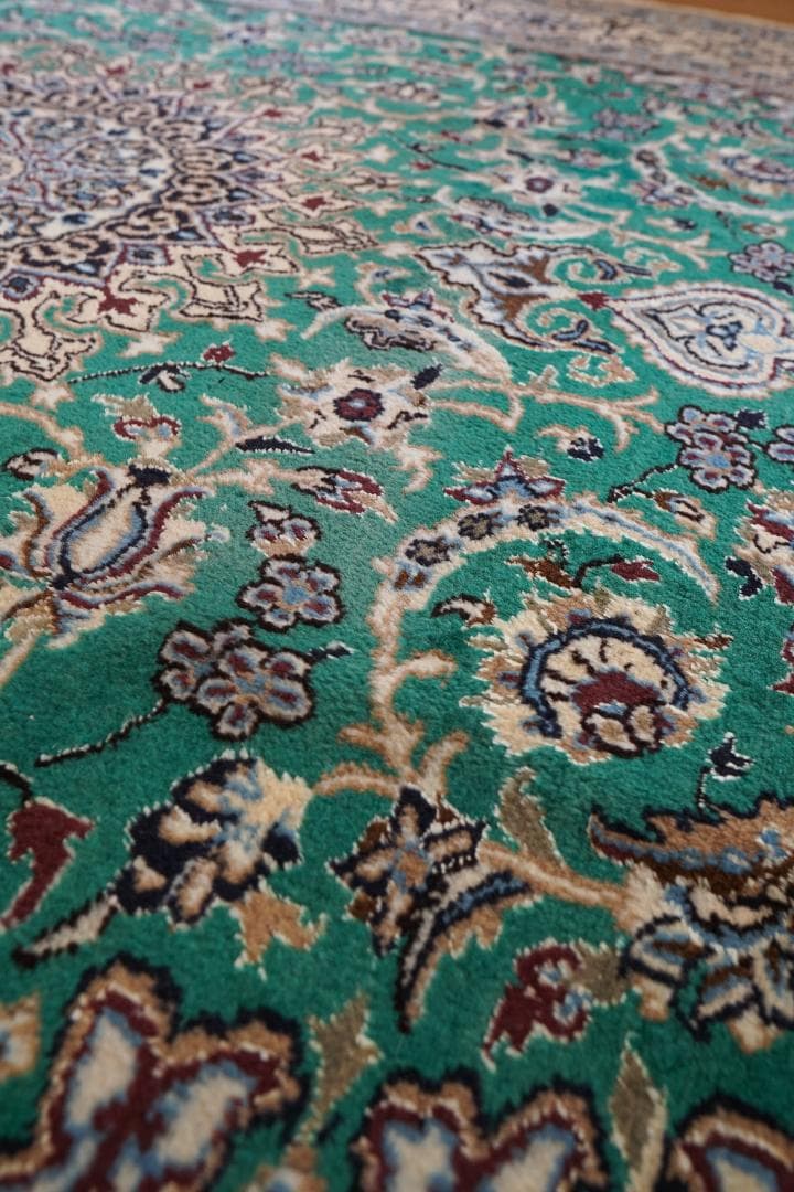 300cm × 192cm 手織りペルシャ絨毯 ナイン産　 手織り絨毯