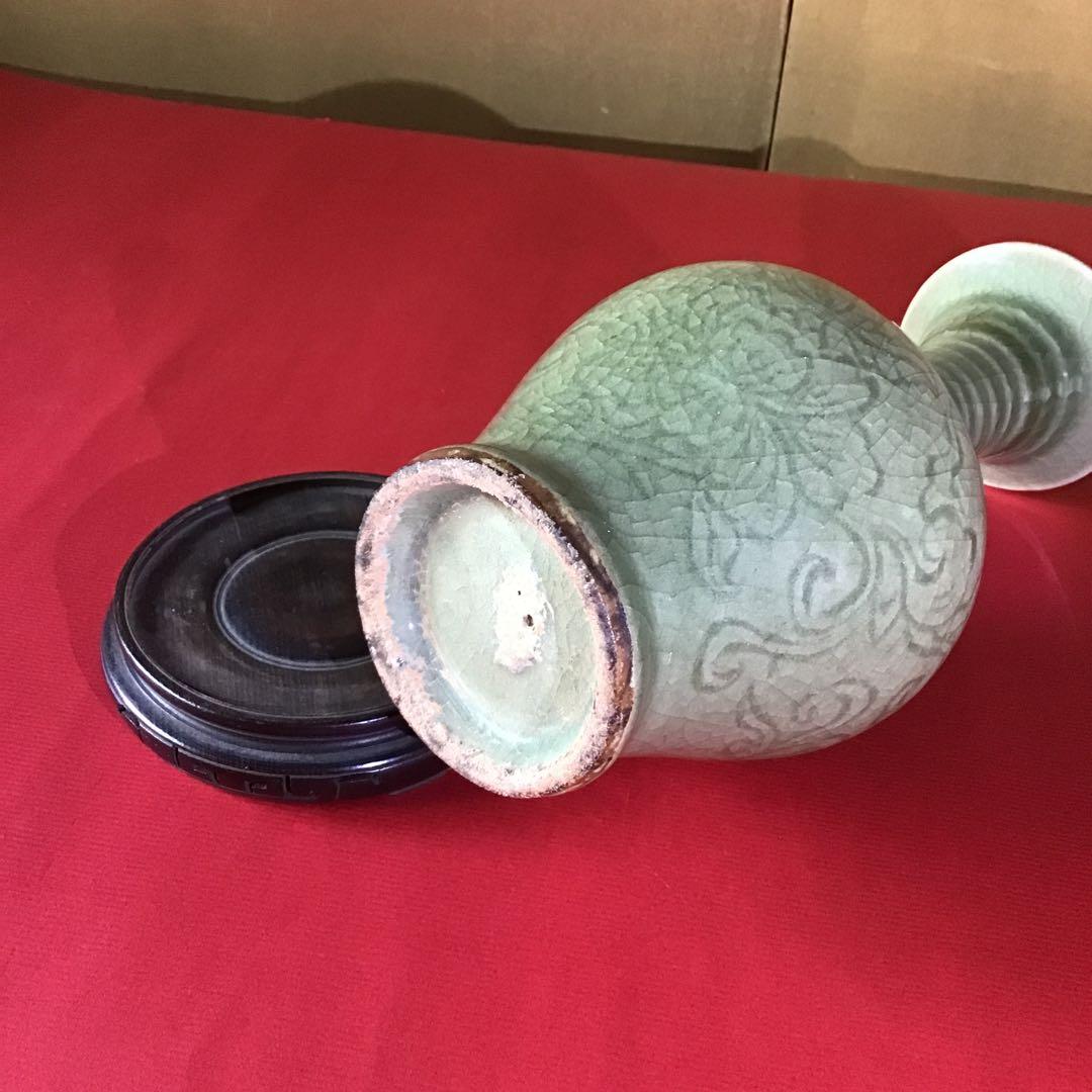 龍泉窯　青磁　隠刻牡丹紋図　明代