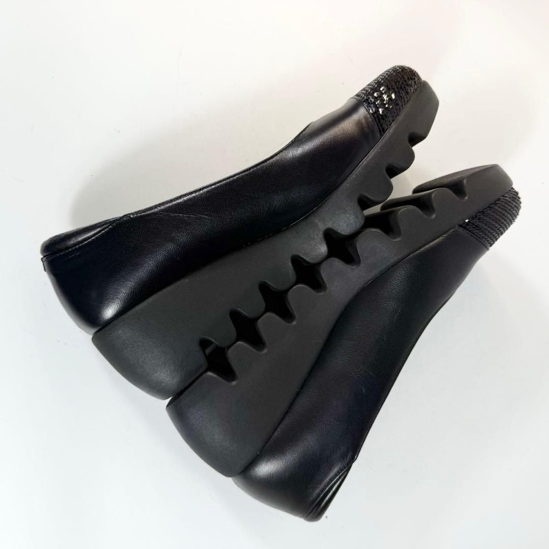 【未使用級】ヒルズアベニュー　パンプス（22）ラメ　ウェーブソール　黒　レザー