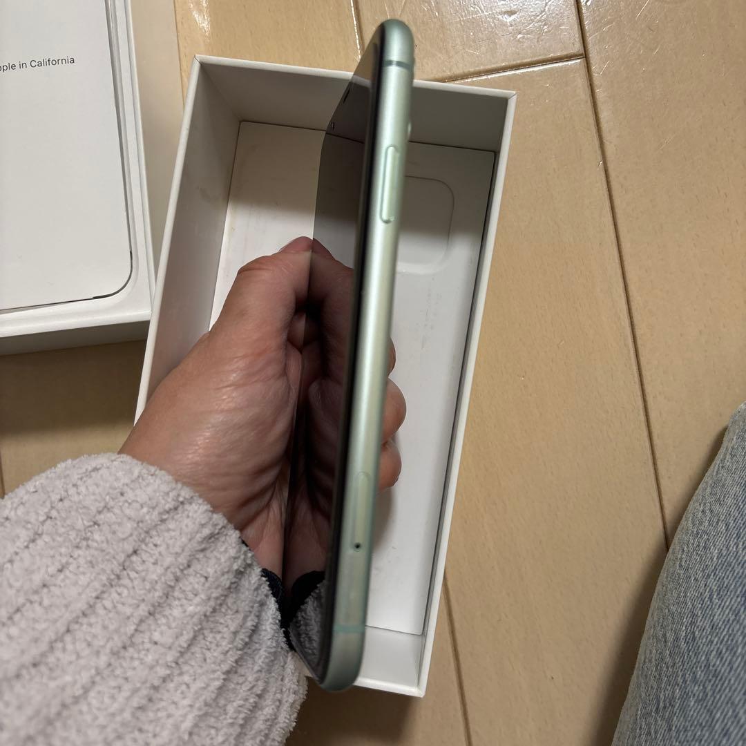 iPhone11グリーン64GB美品SIMフリー箱ありSIMピンガラスフィルム付