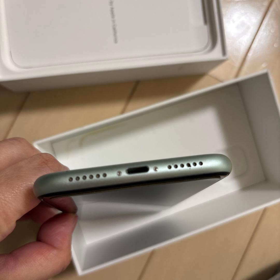 iPhone11グリーン64GB美品SIMフリー箱ありSIMピンガラスフィルム付