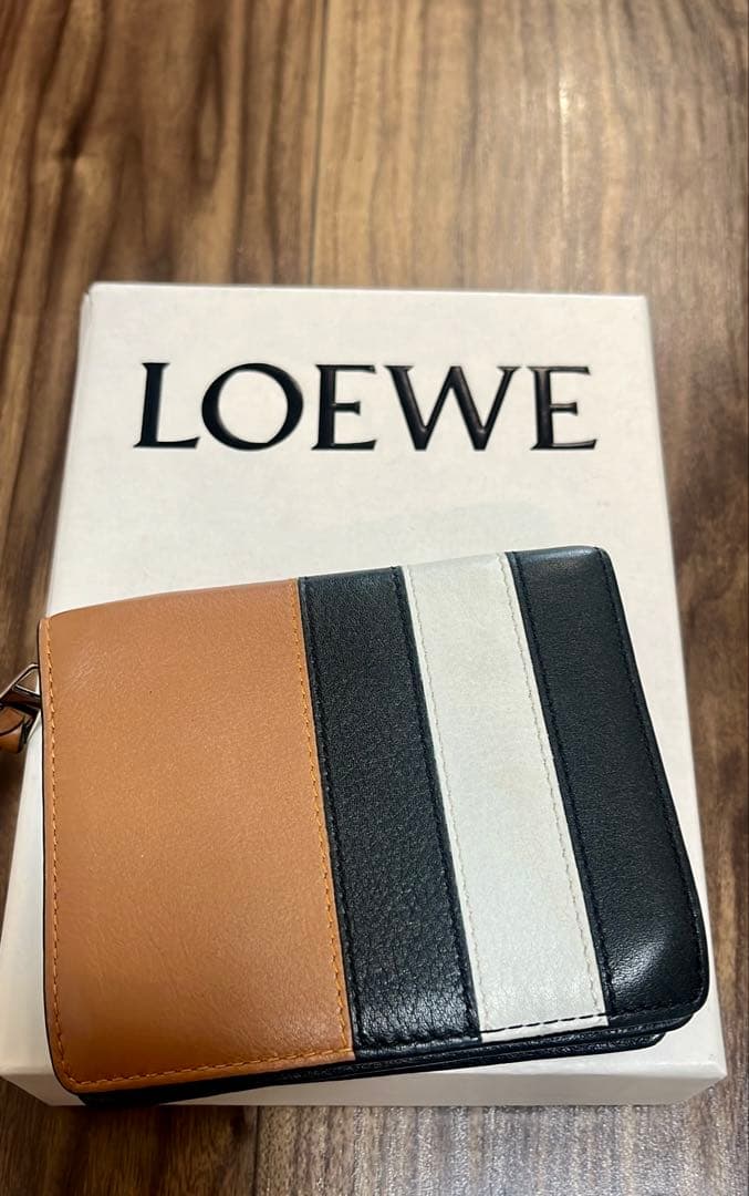【美品】限定⭐︎LOEWE 二つ折り財布 MARINE