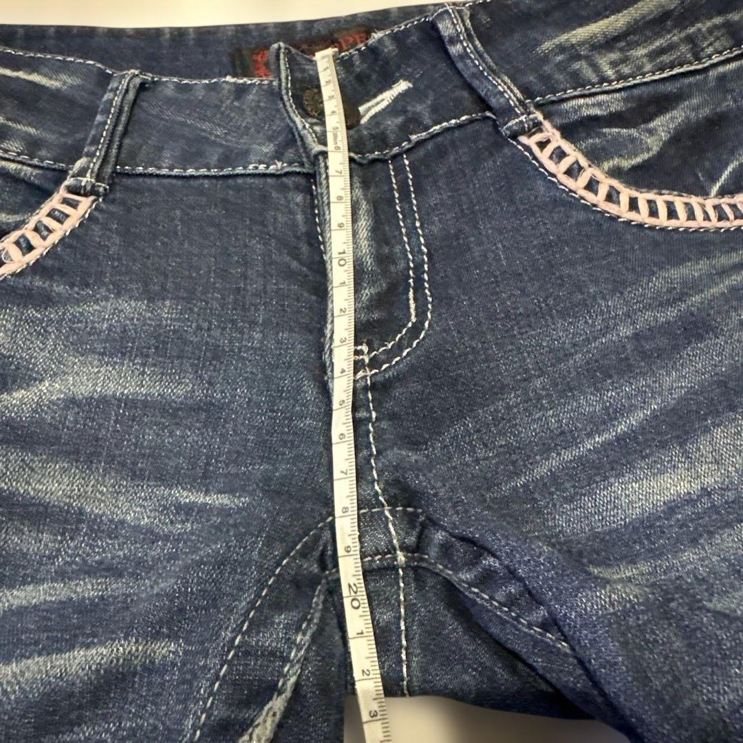 RED PEPPER 新品に近く美品 刺繍入りデニムパンツ