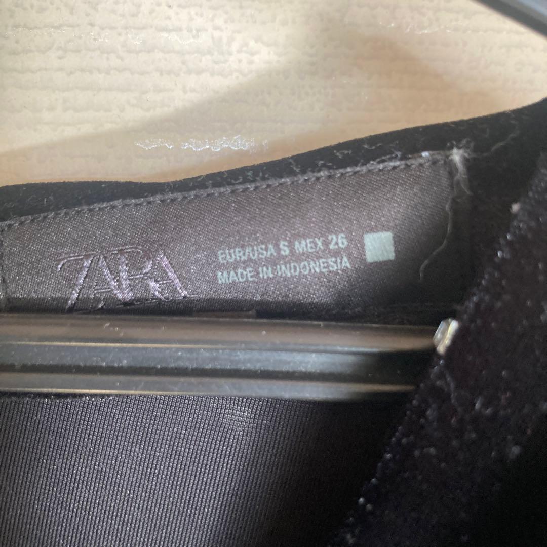 12/24〜1月中旬まで発送不可　VELVET MIDI DRESS ZARA