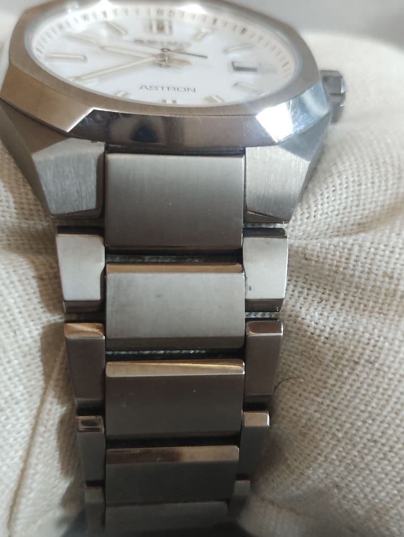 SEIKOアストロン腕時計