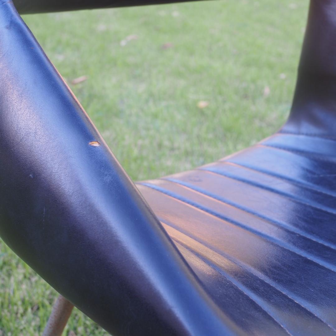 ①ラウンジチェア 黒 ミッドセンチュリー 昭和レトロ