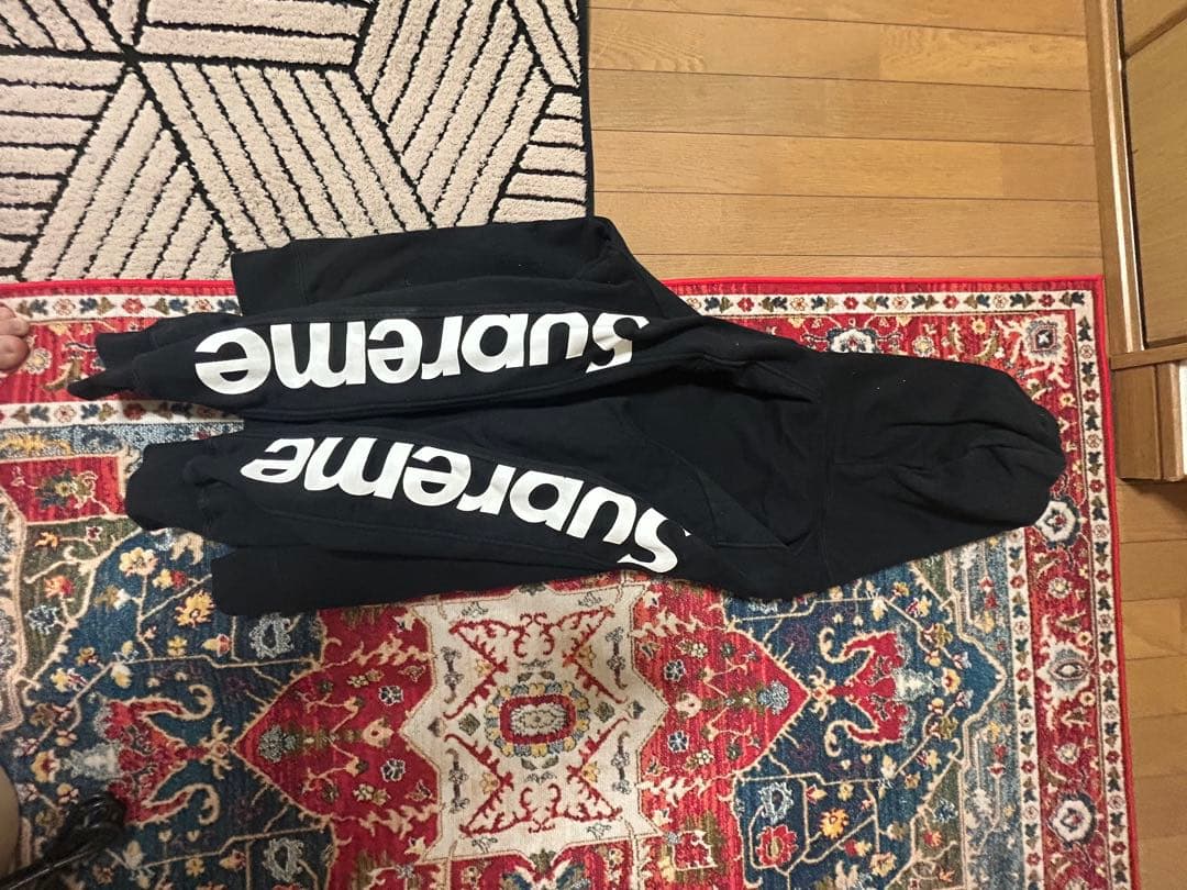 supreme パーカー