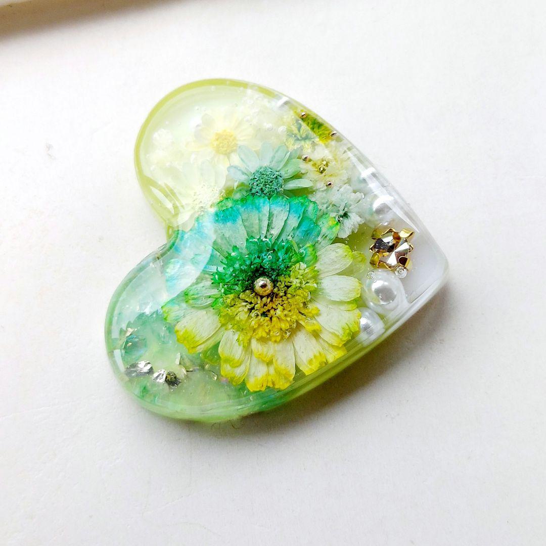 【1610】レジン　マトリカリア　ヘアゴム　ポニーフック　ブロ―チ　ハンドメイド