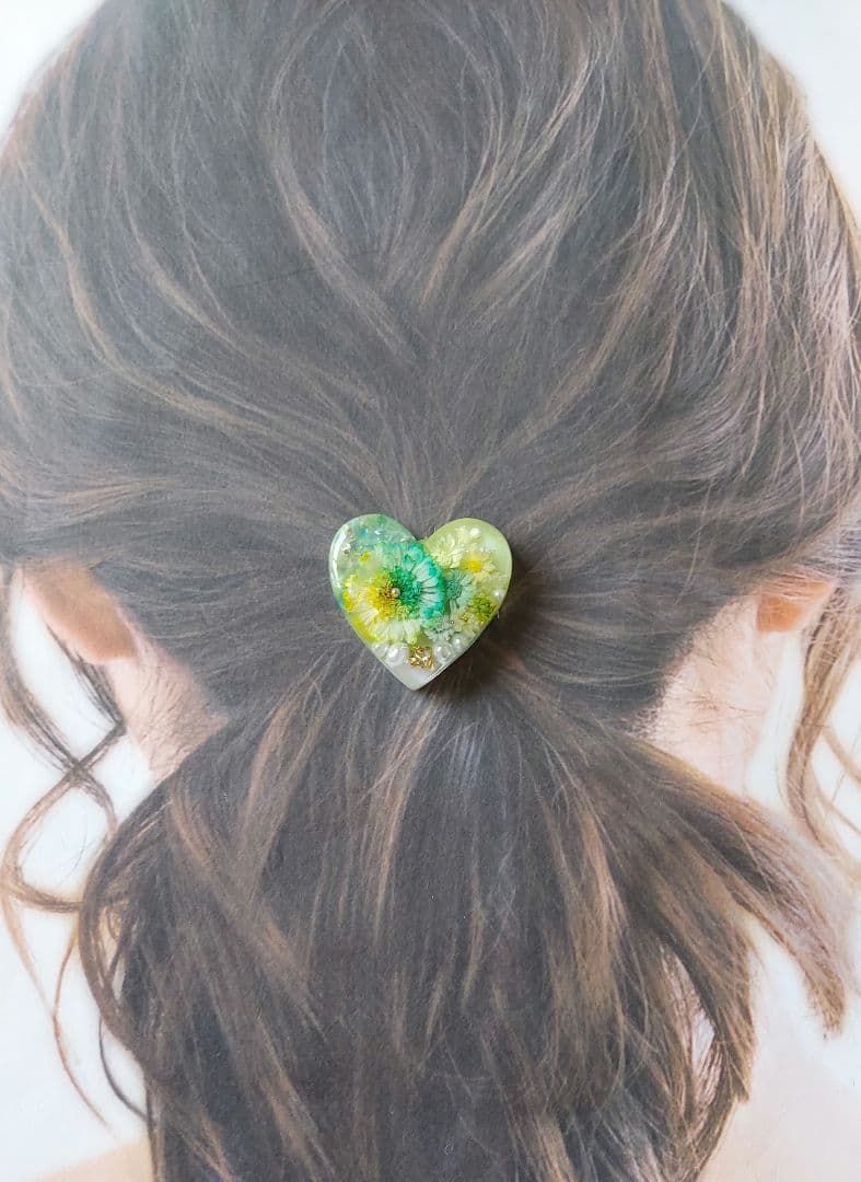 【1610】レジン　マトリカリア　ヘアゴム　ポニーフック　ブロ―チ　ハンドメイド