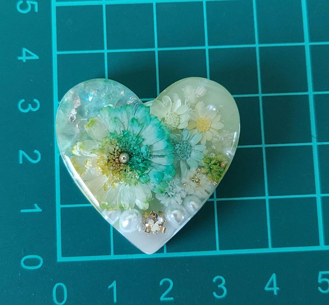 【1610】レジン　マトリカリア　ヘアゴム　ポニーフック　ブロ―チ　ハンドメイド