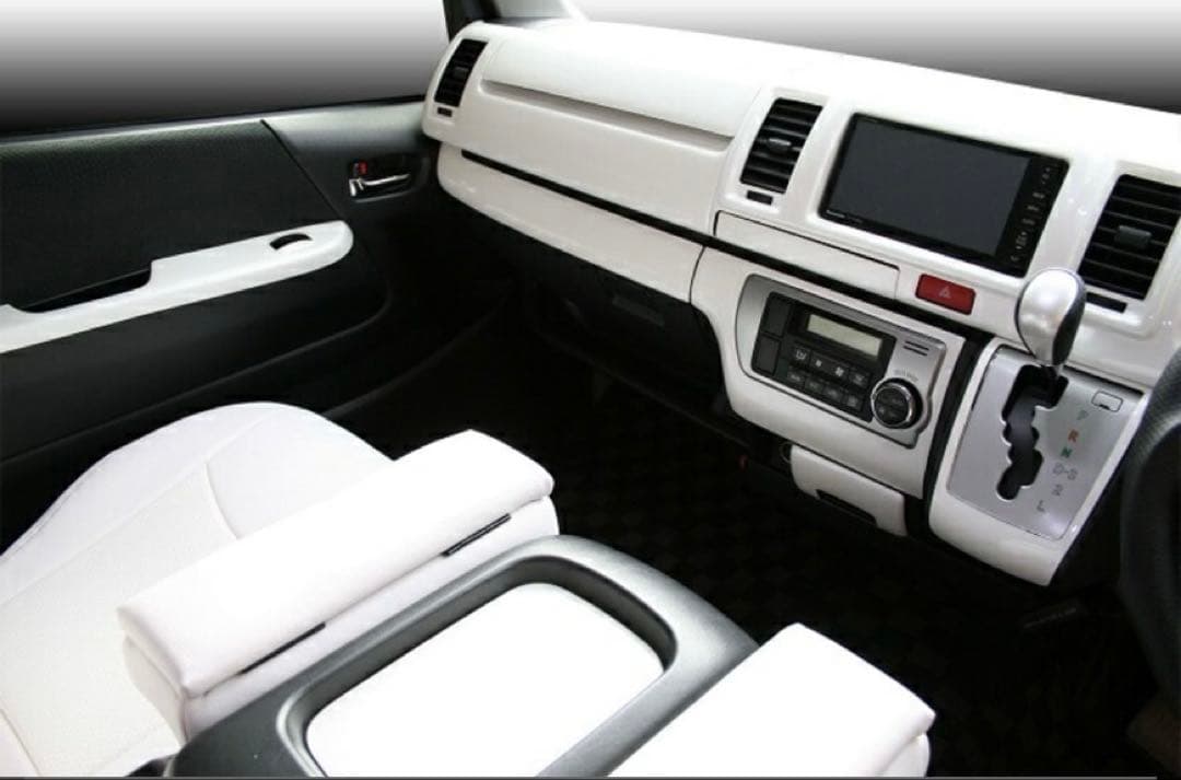 ハイエース200系4型ワイド用インテリアパネル