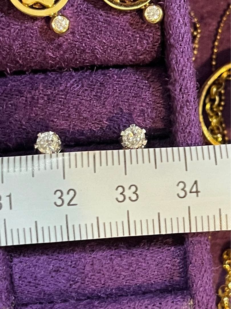 ダイアモンド　ピアス