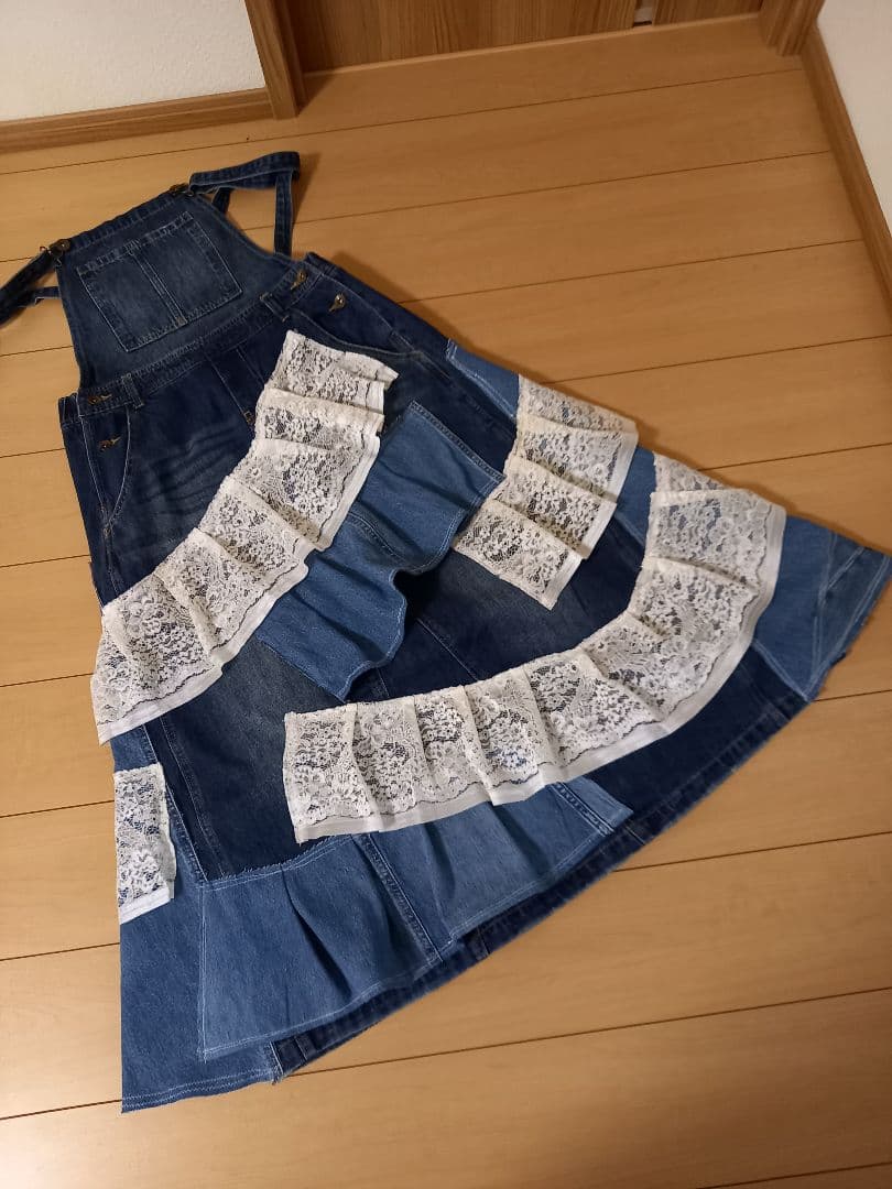 セール　デニムリメイク　フリフリフリルサロペット　一点物