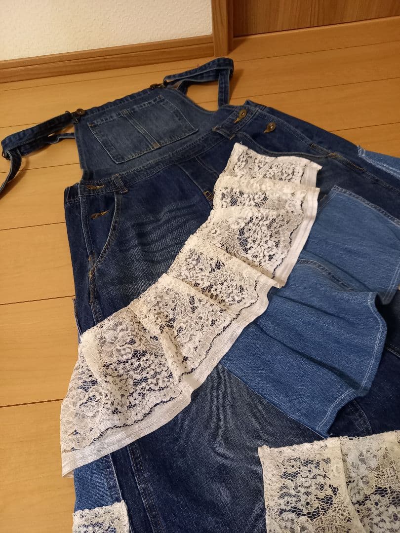 セール　デニムリメイク　フリフリフリルサロペット　一点物