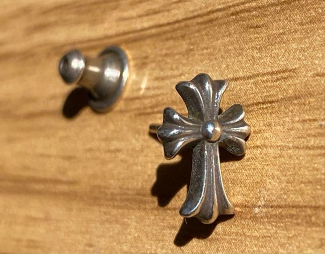 希少クロムハーツ スタッドピアス STUD CH CROSS 2 FAT 正規品