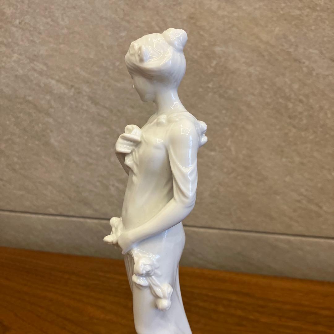 新品　リチャードジノリ　フィギュリン　フローラ　レア品　貴重　フィギュア　白磁