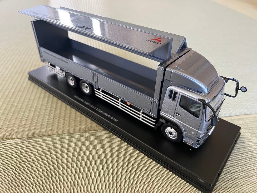 m*2様 FUSO SUPER GREAT トラック 1/43