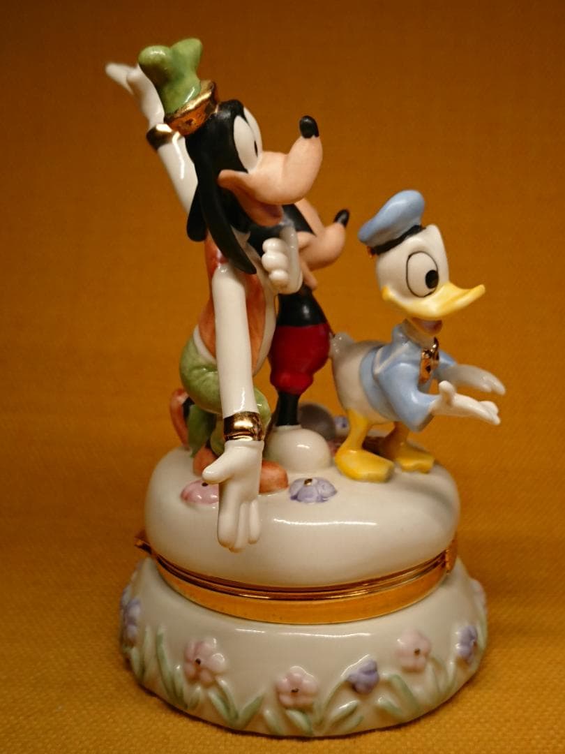 【美品】ミッキー　レノックス　宝箱　置物　インテリア　工芸品　美術品　A3275