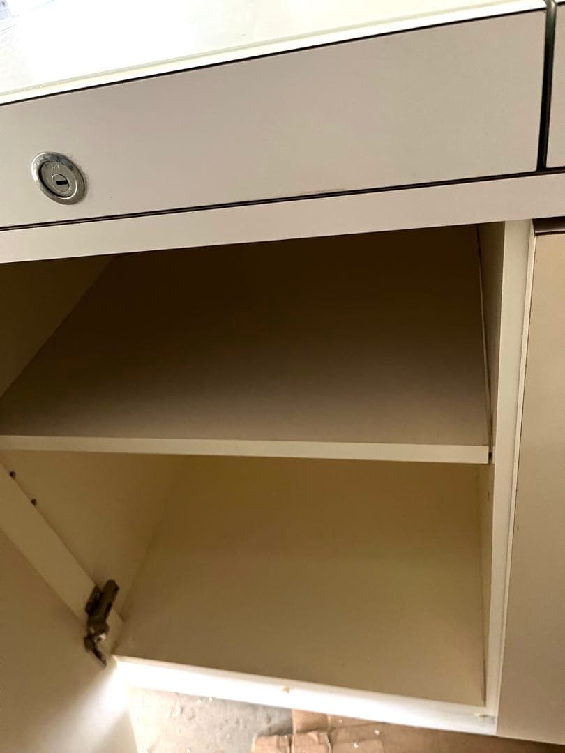 【6/10までこの価格】照明カギ付ショーケース