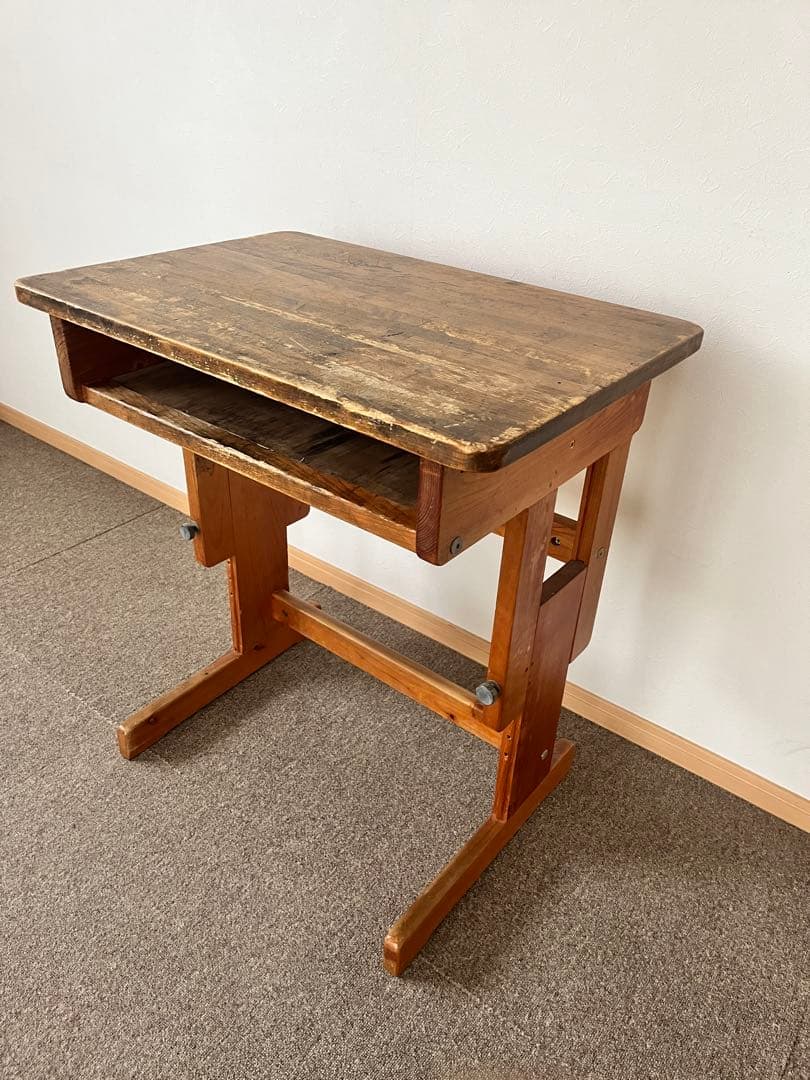 お早めに！人気のビンテージ木製　約縦45×横65 アンティーク　レトロ　学習机