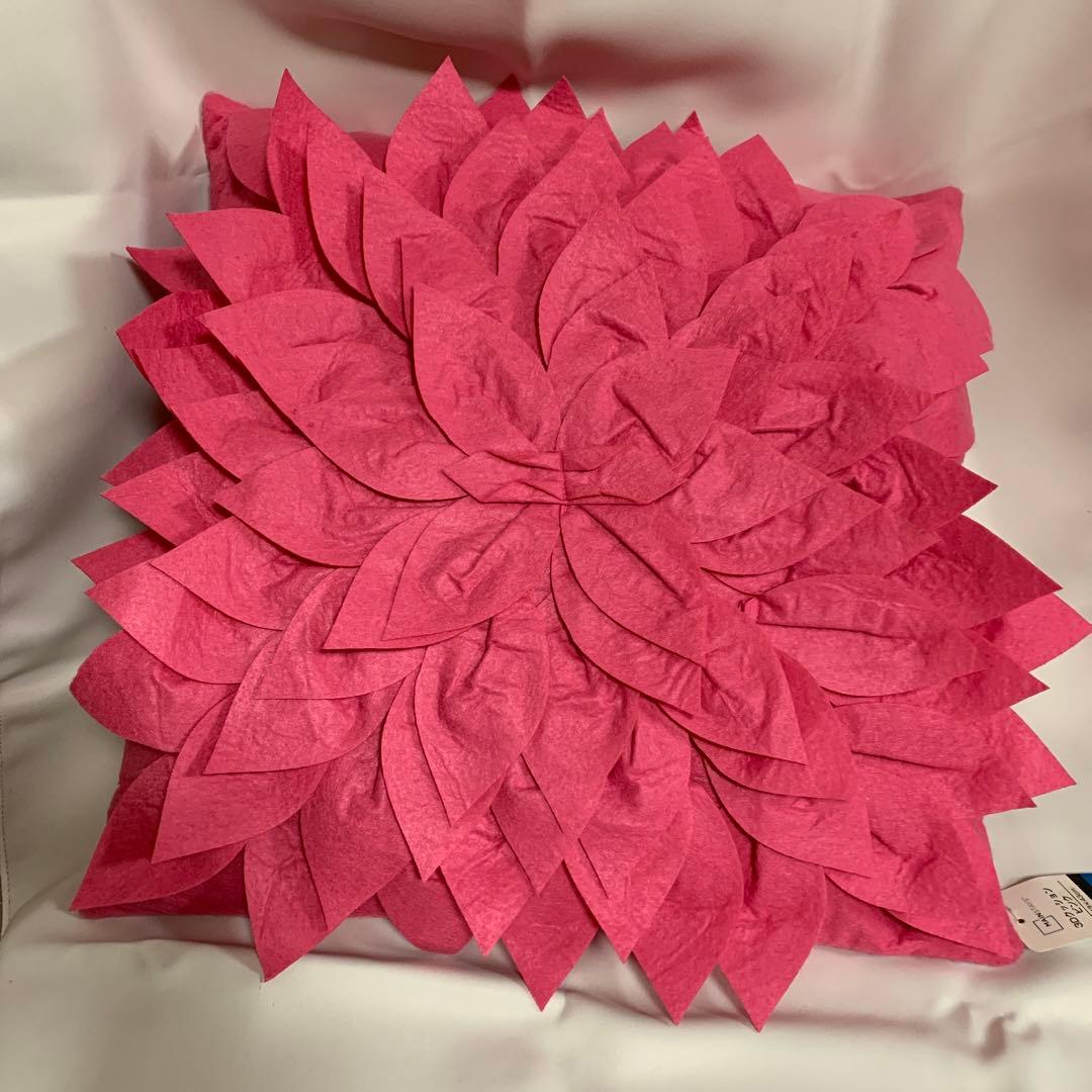 再値下げしました❗️ ピンク花びらクッションカバー