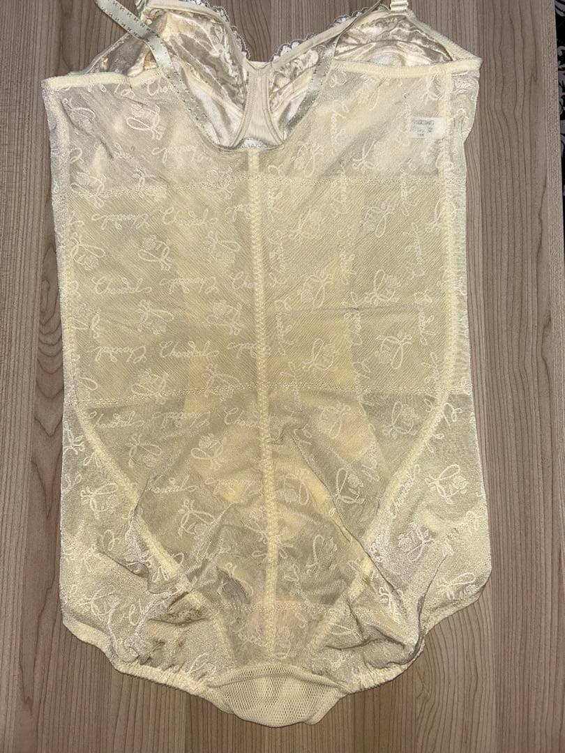 さゆ　シャンデールエレガント　ピエゾ　ボディスーツシャンパンゴールド