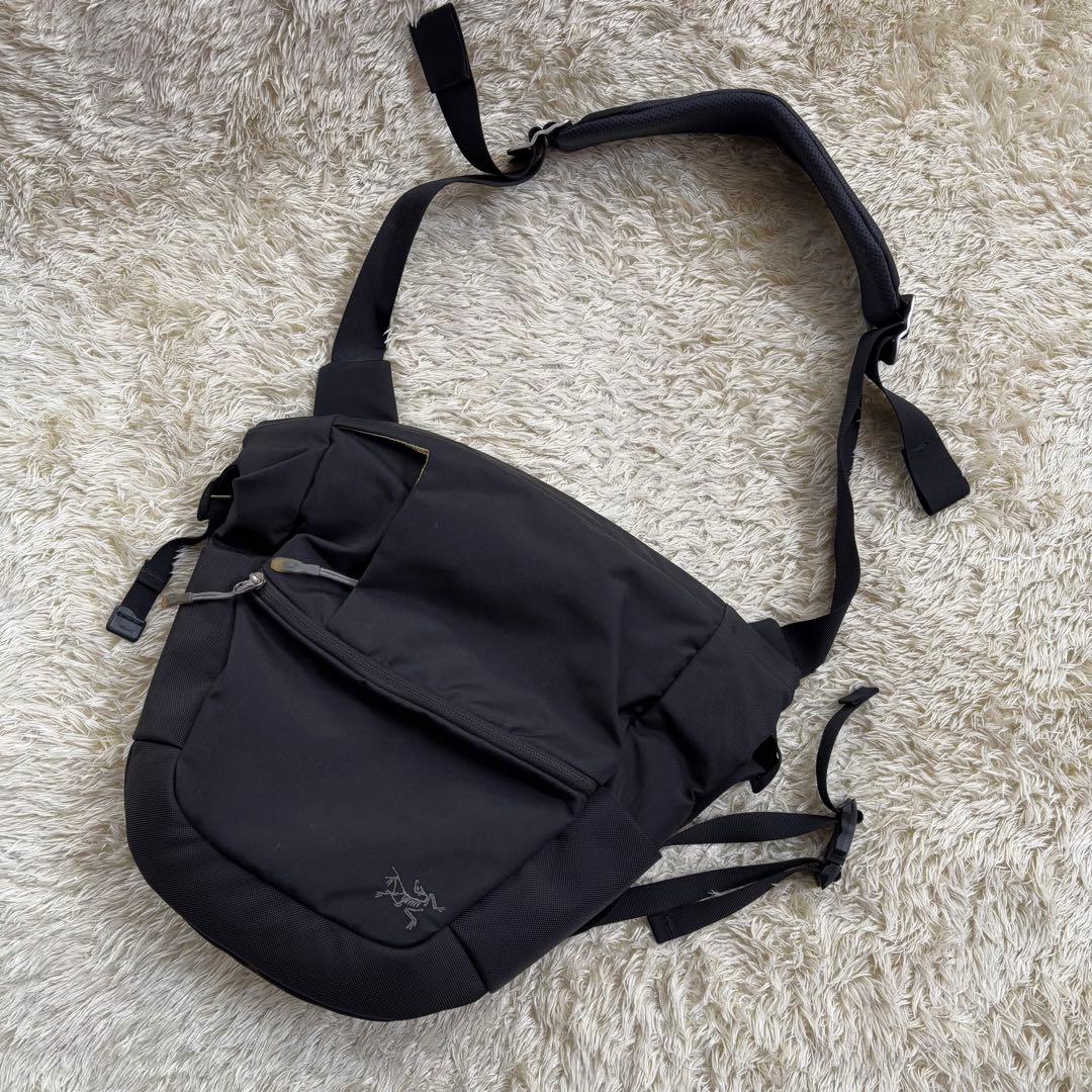 激レア　ARC'TERYXアークテリクス MISTRAL8 メッセンジャーバッグ