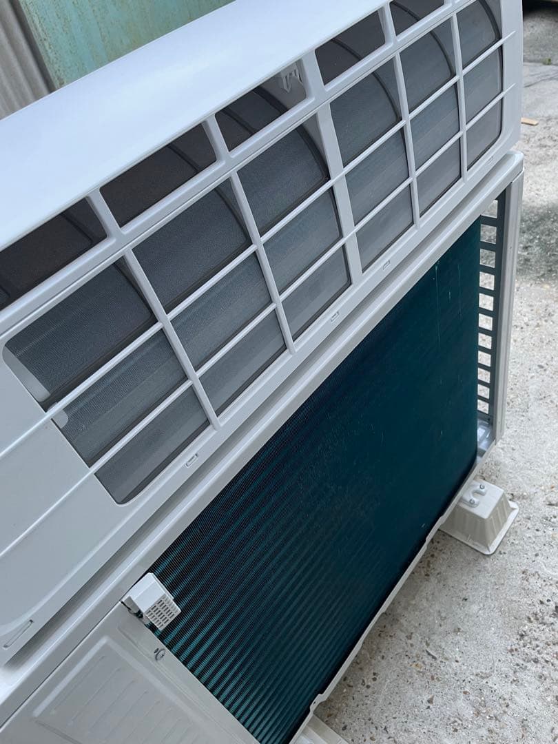 半年使用の美品　ハイセンス　14畳用エアコン　HA-S40G2E4