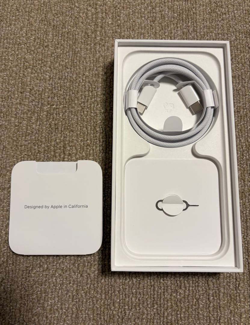 【美品】iPhone 15 ブラック 128GB SIMフリー