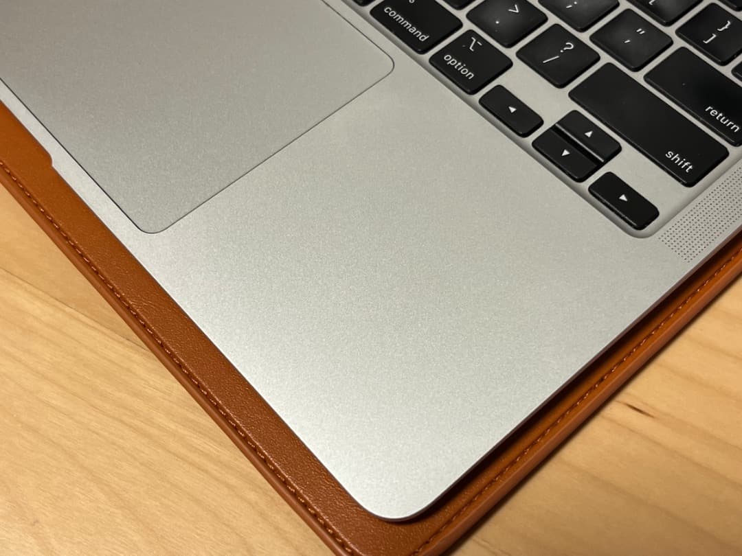 Macbook Air M1 (2020,16GB,1TB)、スリーブケース付