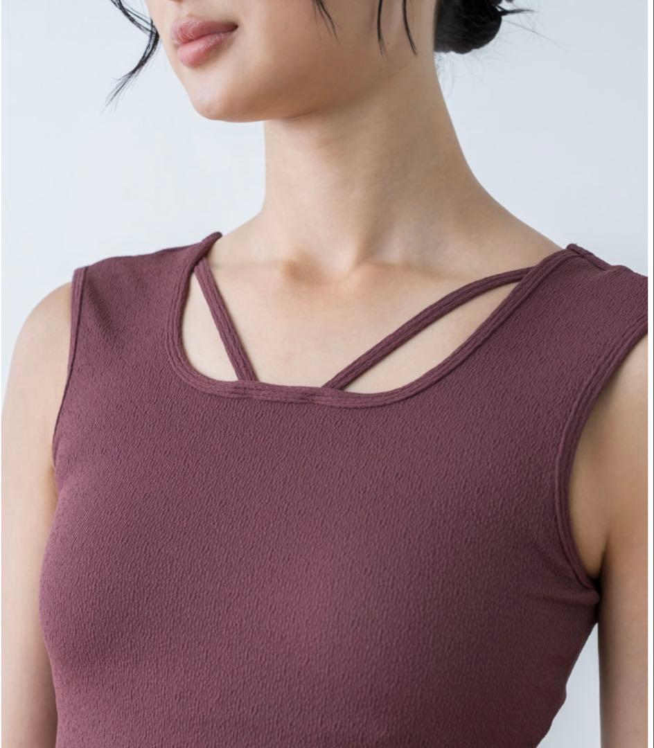 SUKALA 新品　web限定　クロスデザインショートタンクトップ★お値下げ⭐︎