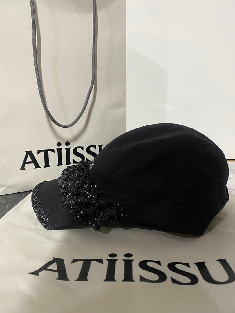 入手困難ATIÏSSU ビーズ装飾 ブラックキャップ