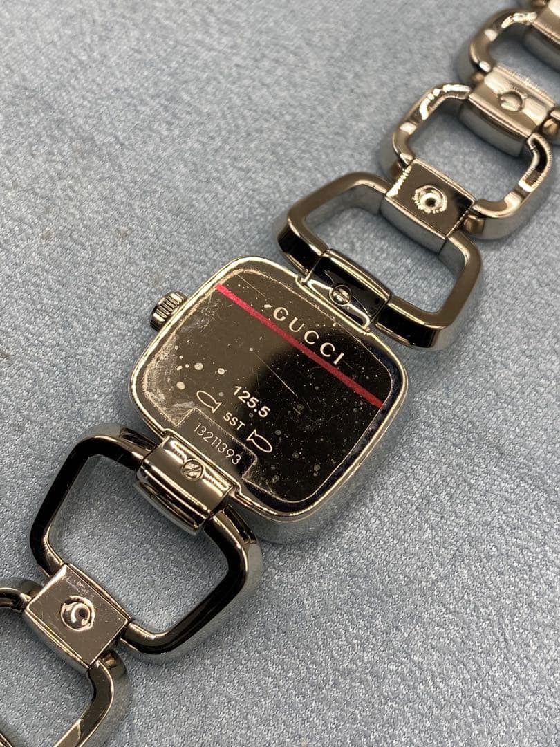 [美品]GUCCI シルバー スクエアフェイス腕時計125.5 YA125502