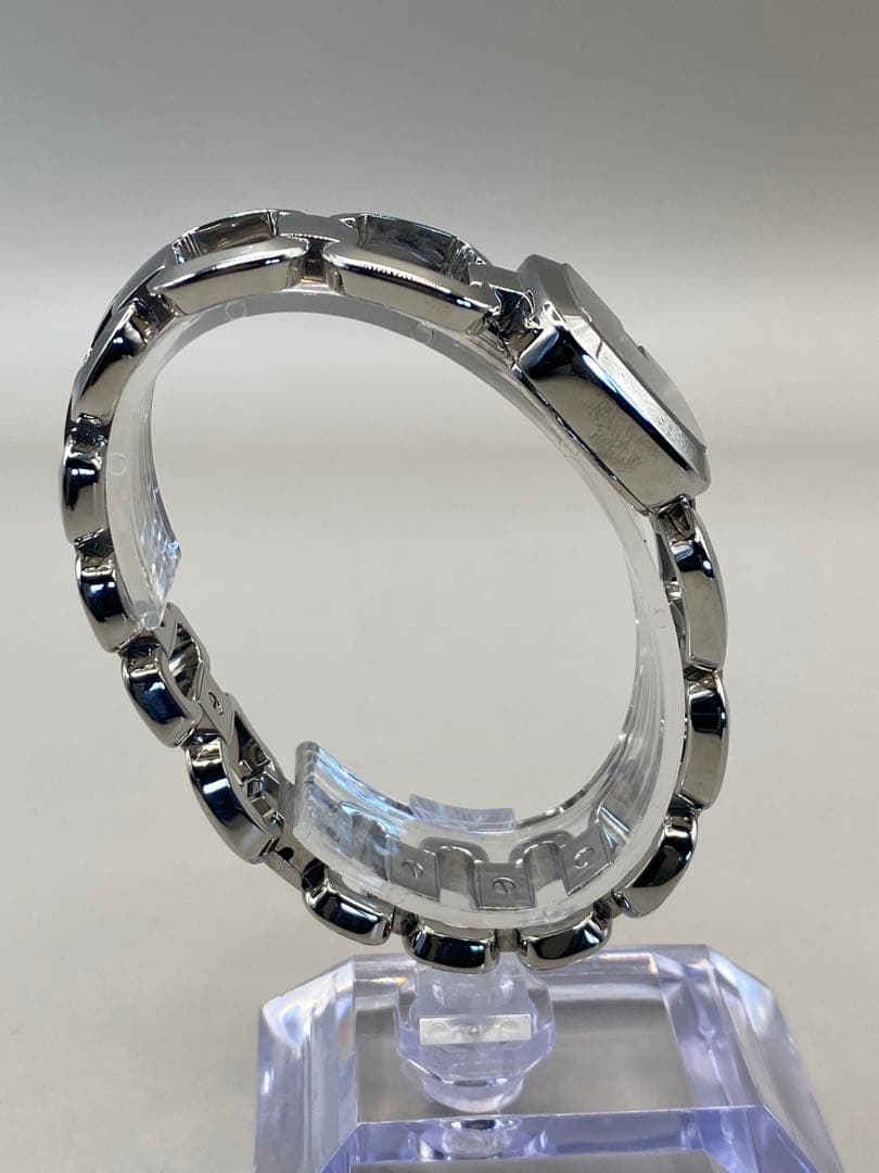 [美品]GUCCI シルバー スクエアフェイス腕時計125.5 YA125502